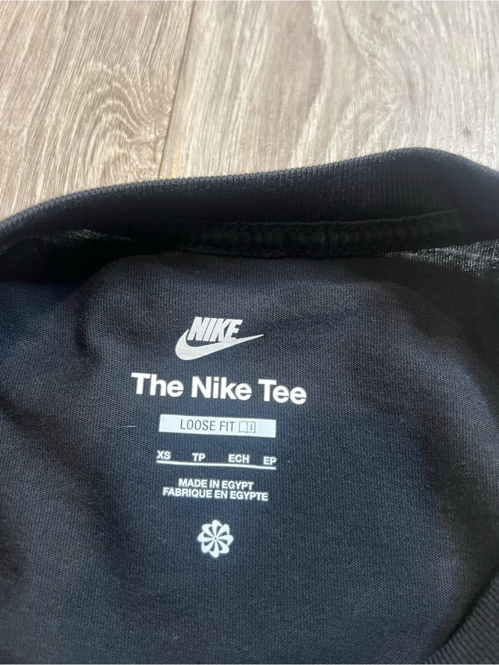 Nike Women’s Black Dri-FIT Loose Fit Crew Neck T-Shirt - Picture 3 of 5